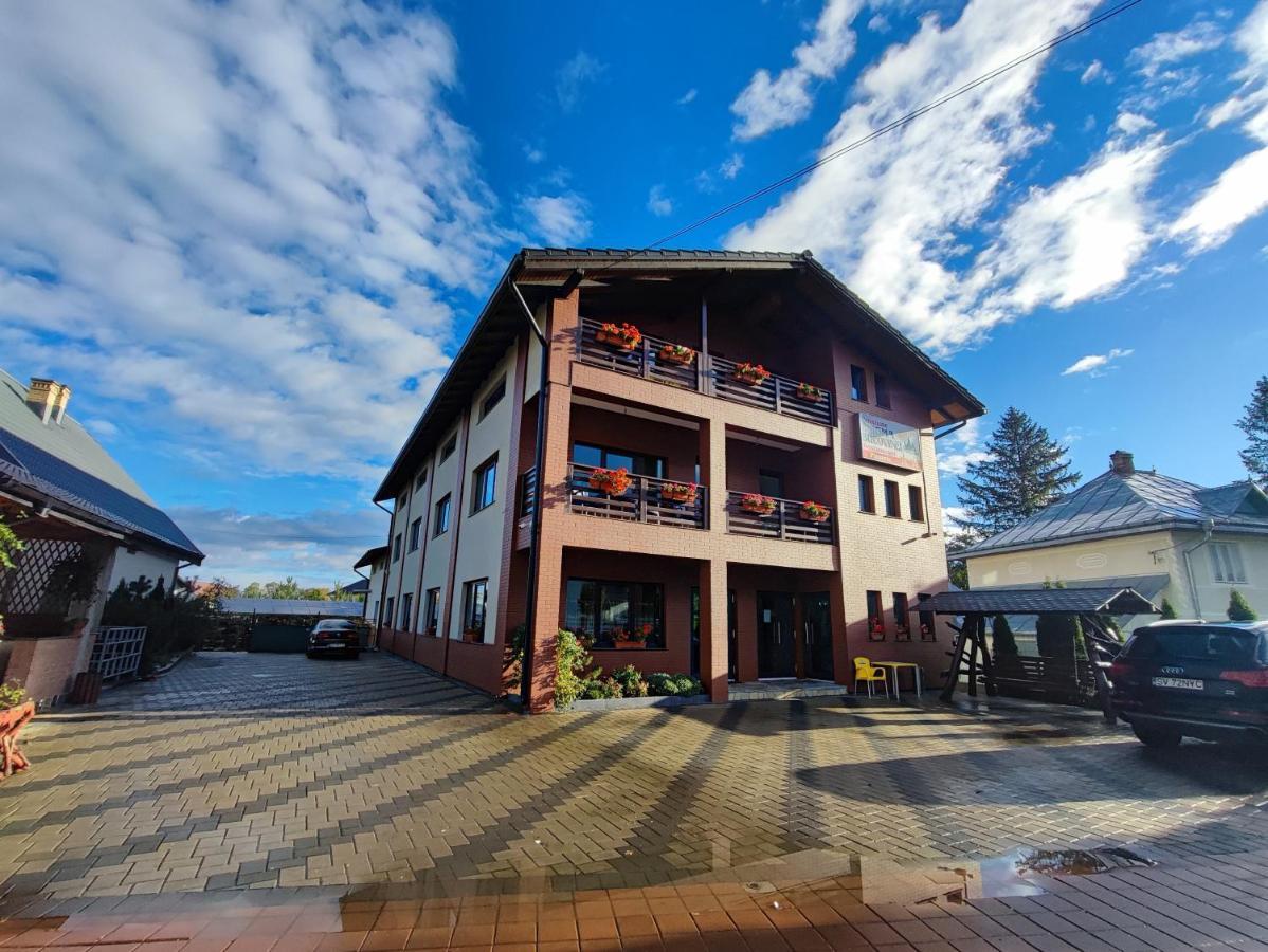 Hotel Enigma Bucovinei Vicovu de Jos Exteriér fotografie
