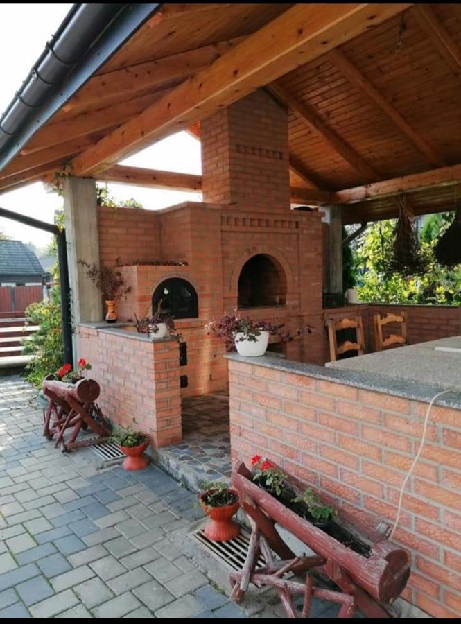 Hotel Enigma Bucovinei Vicovu de Jos Exteriér fotografie