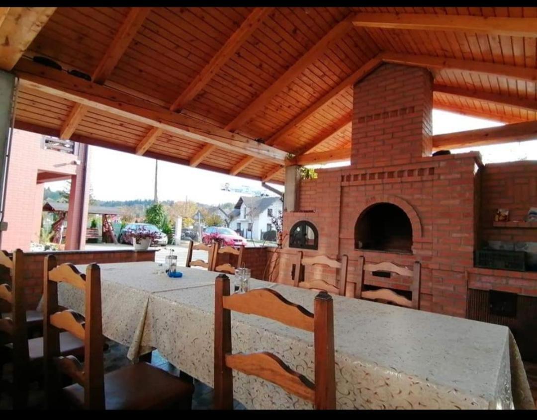 Hotel Enigma Bucovinei Vicovu de Jos Exteriér fotografie