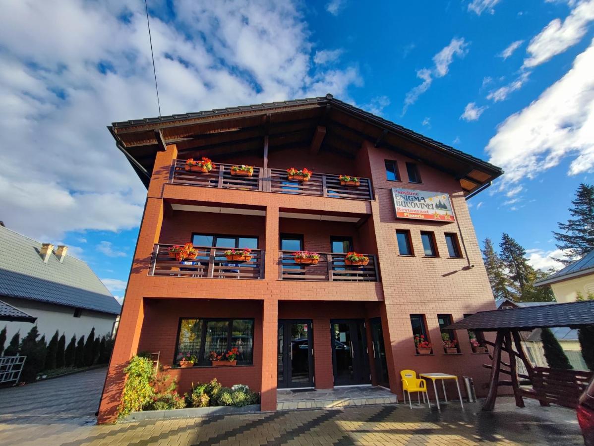Hotel Enigma Bucovinei Vicovu de Jos Exteriér fotografie