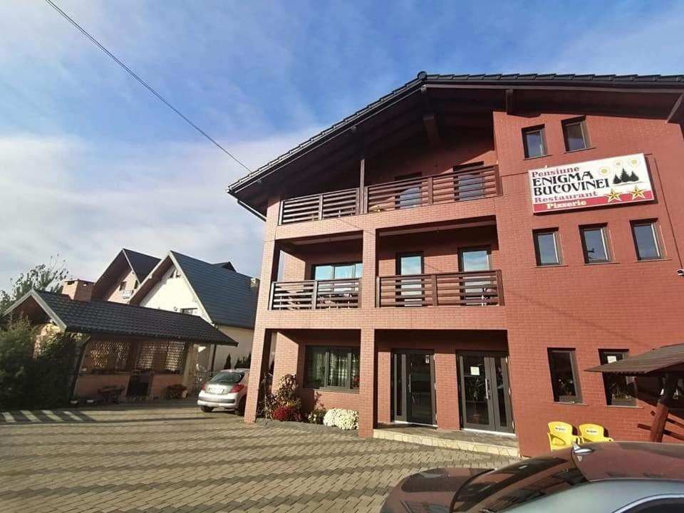 Hotel Enigma Bucovinei Vicovu de Jos Exteriér fotografie