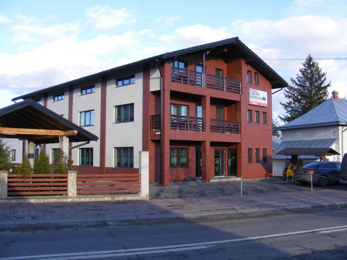 Hotel Enigma Bucovinei Vicovu de Jos Exteriér fotografie