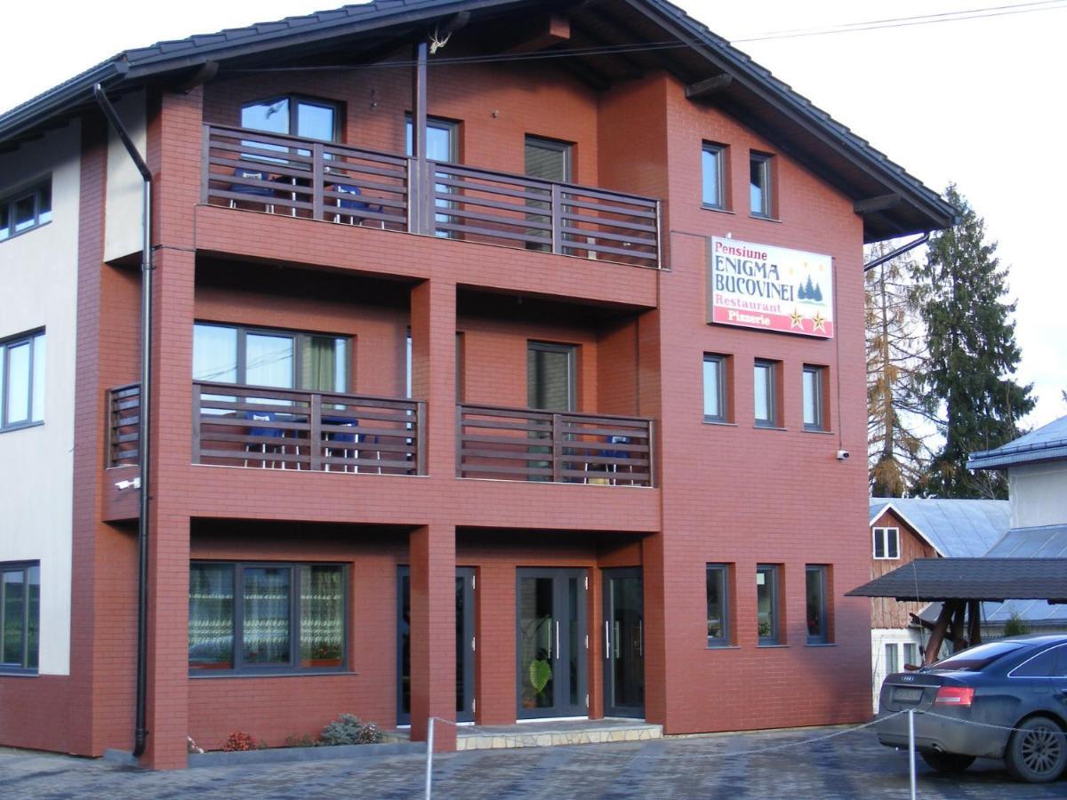 Hotel Enigma Bucovinei Vicovu de Jos Exteriér fotografie
